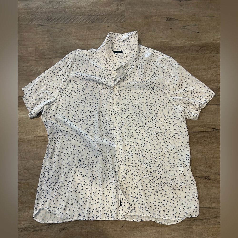 Men’s Perry Ellis Button Down Tee Shirt
